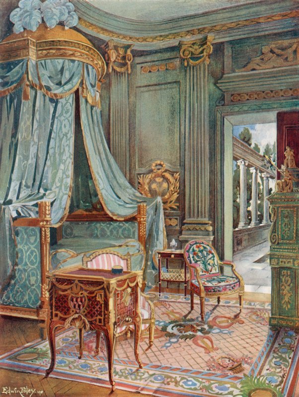 Esculpida e dourada Draped Domed Bed. Bureau-Toilette (ou Petit Secretaire) em Marqueterie. Cartonier em laca verde de Edwin John Foley