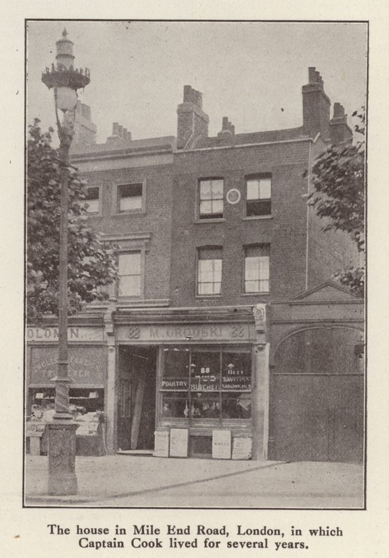 88 Mile End Road, Londres, casa onde o explorador inglês Capitão James Cook viveu desde 1764 até a sua morte (foto a p/b) de English Photographer
