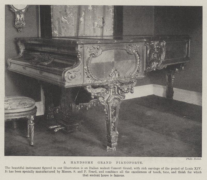 Um piano de cauda bonito de English Photographer