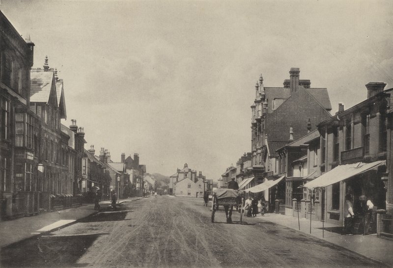 Aldeburgh, High Street (foto a p/b) de English Photographer