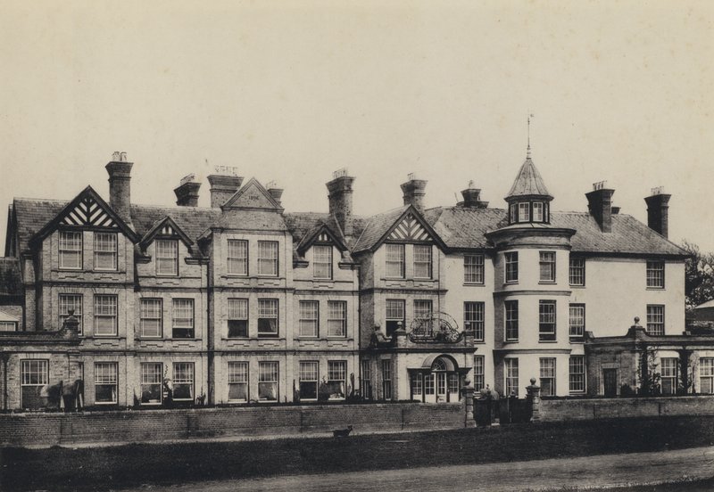 Aldeburgh, Wentworth Castle Hotel (foto a p/b) de English Photographer