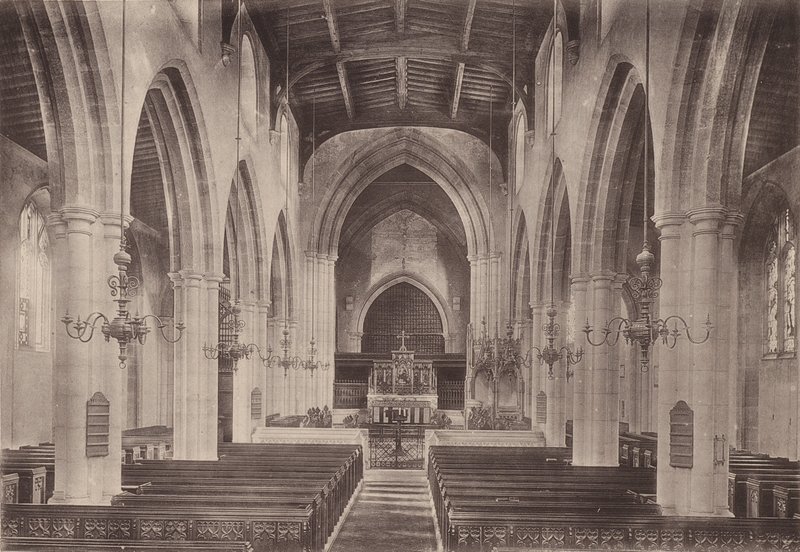 Arundel: Interior da Igreja Paroquial (foto a p/b) de English Photographer