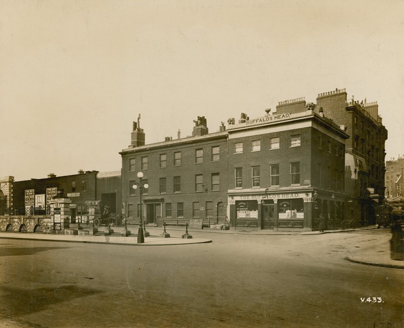 Estação Ferroviária de Baker Street; fotografado em 27 de março de 1915 de English Photographer