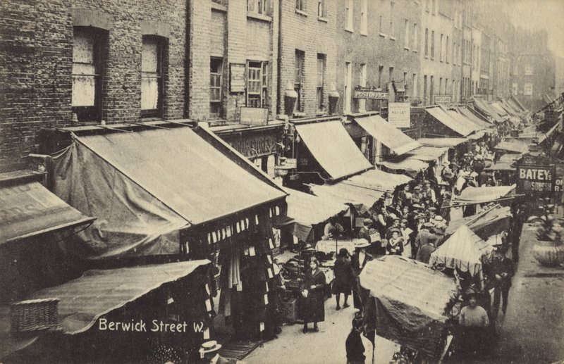 Berwick Street, W de English Photographer