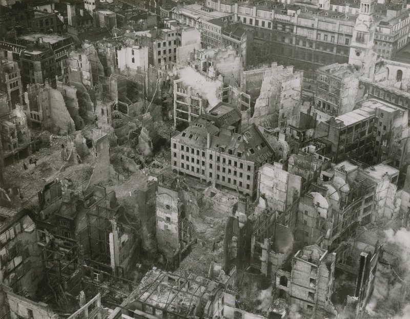 Imagens de dano de bomba do topo da Catedral de St Pauls de English Photographer