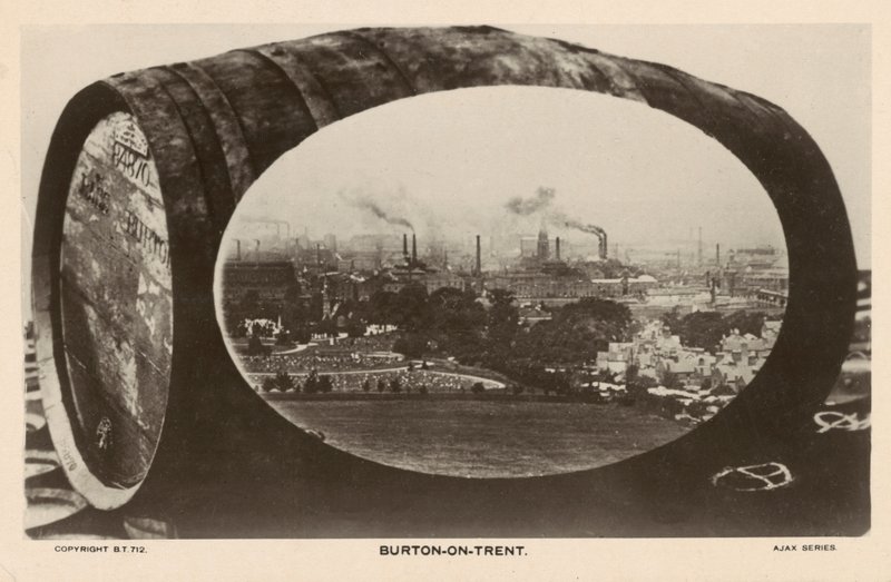 Burton-on-Trent, Staffordshire, centro tradicional da indústria cervejeira britânica (foto a p/b) de English Photographer