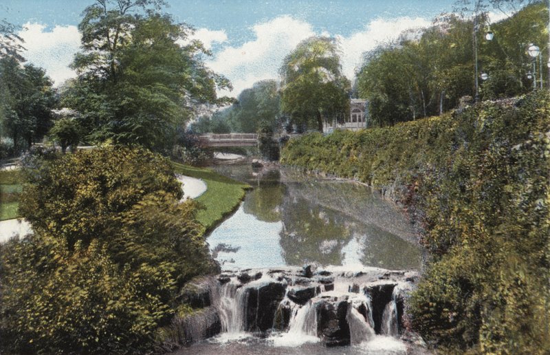 Buxton, Os Jardins e Cachoeira de English Photographer