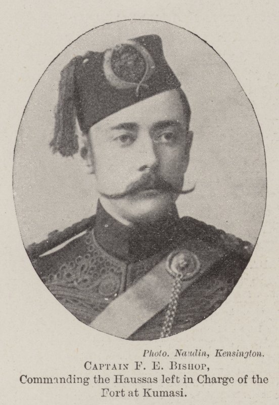 Capitão FE Bishop, comandando a esquerda de Haussas em Charge of the Fort at Kumasi de English Photographer