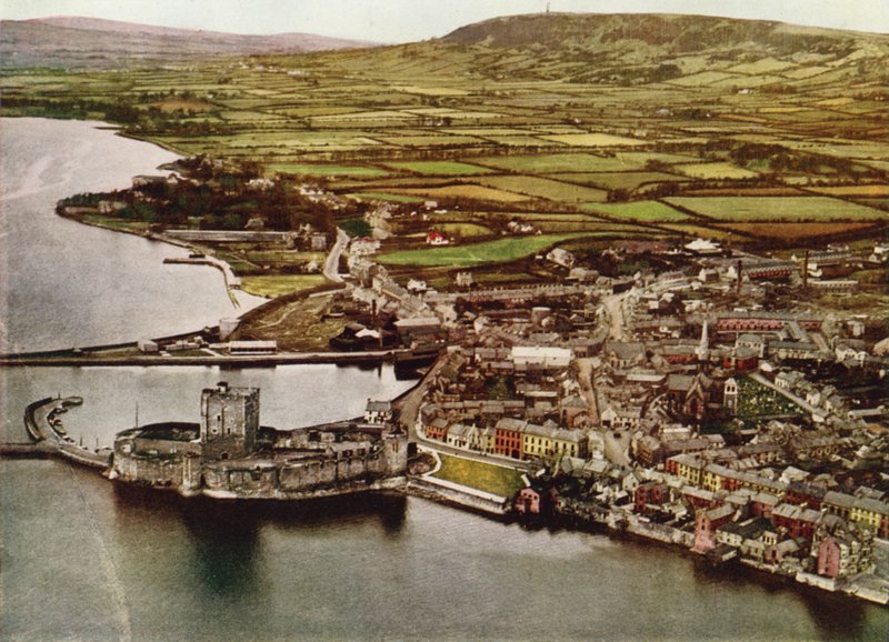Castelo de Carrickfergus, Condado de Antrim (fotografia a cores) de English Photographer