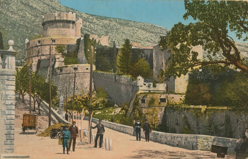 Castelo. Postal enviado em 1913. de English Photographer