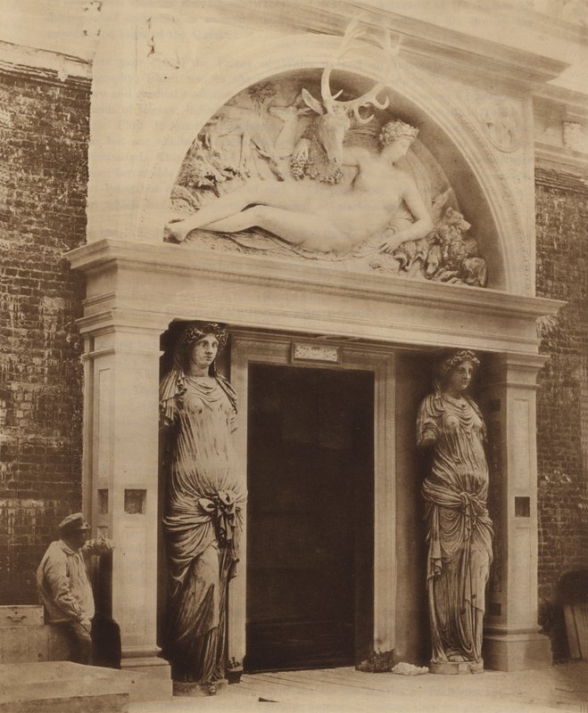 Porta Central do Tribunal da Renascença de English Photographer