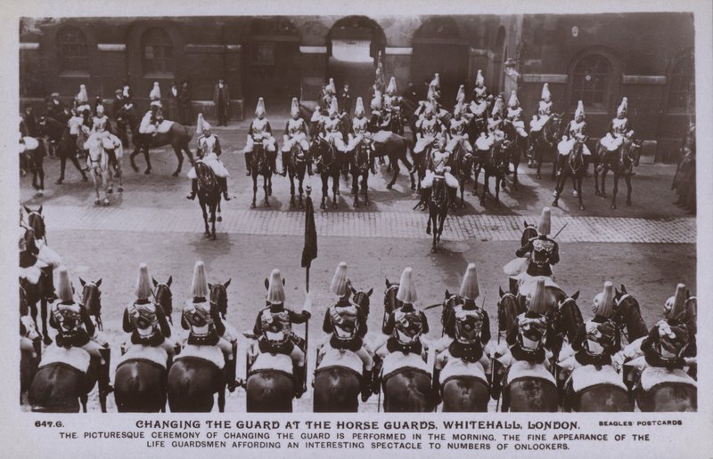 Mudança da Guarda, Guarda Cavalos, Whitehall, Londres (foto a p/b) de English Photographer