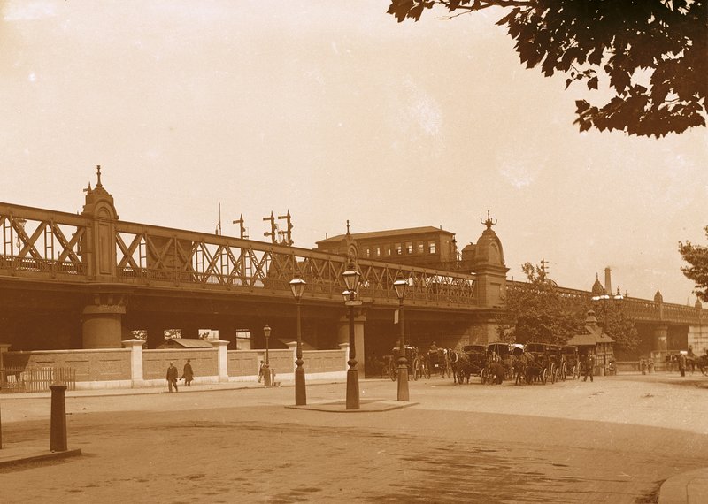Charing Cross Bridge, em Londres de English Photographer