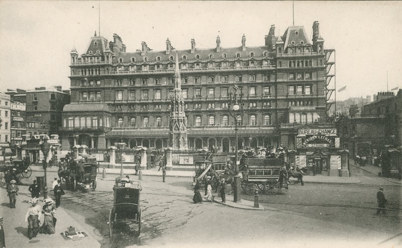Charing Cross Station, em Londres de English Photographer