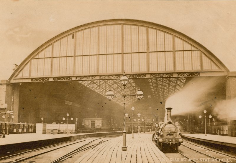 Charing Cross Station, em Londres; fotografia, 1874 de English Photographer