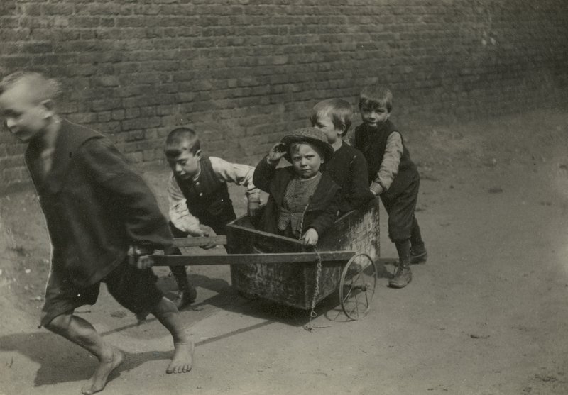 Pobreza infantil, Londres de English Photographer