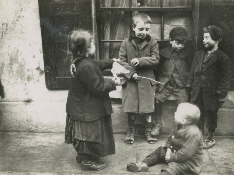 Pobreza infantil, Londres de English Photographer