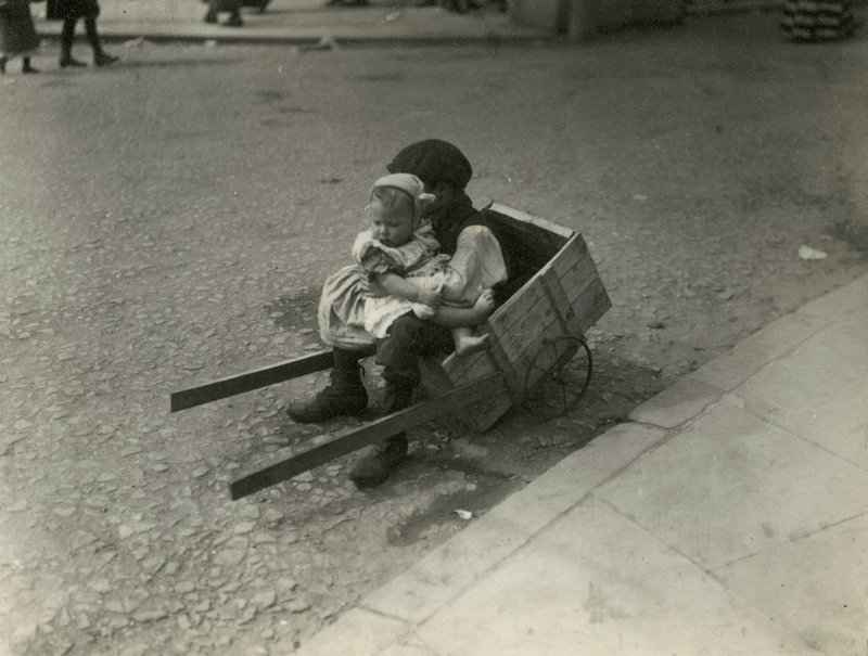 Pobreza infantil, Londres de English Photographer
