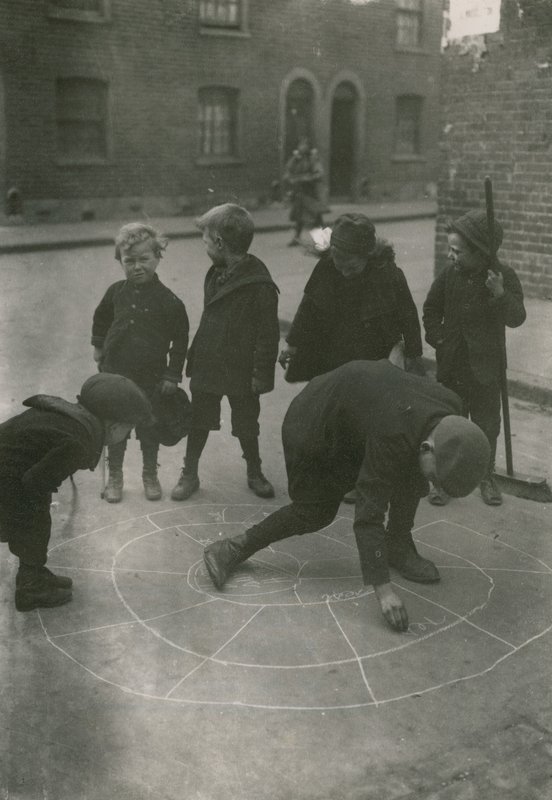 Pobreza infantil, Londres de English Photographer