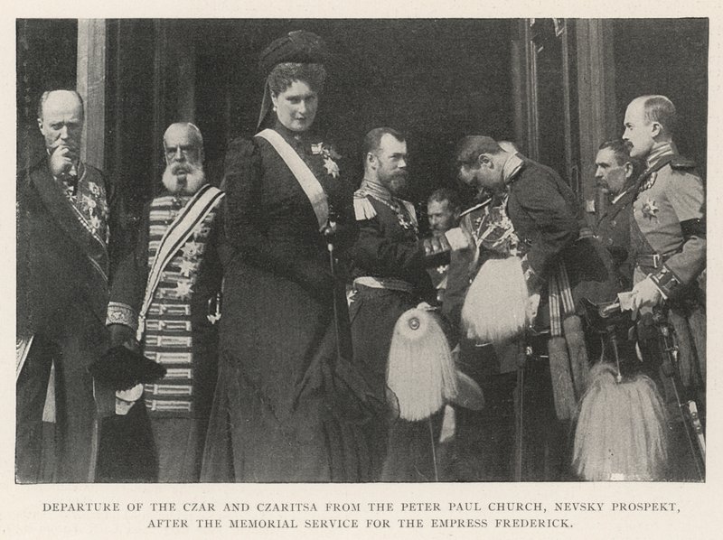 Partida do Czar e Czaritsa da Igreja de Peter Paul, Nevsky Prospect, após o Serviço Memorial da Imperatriz Frederick de English Photographer