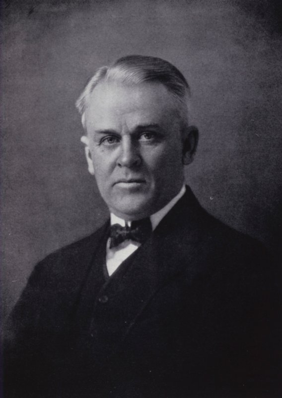 Dr R A Millikan (foto a p/b) de English Photographer