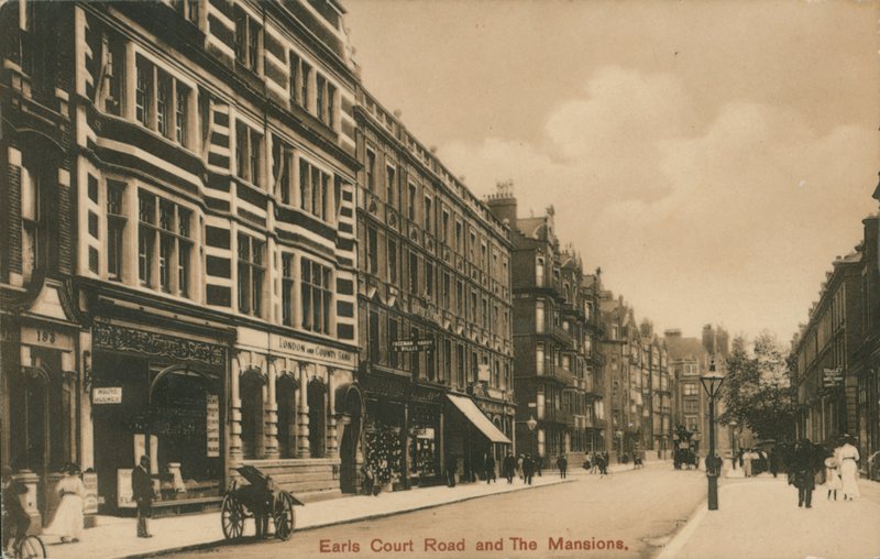 Earls Court Road e as mansões, Londres de English Photographer