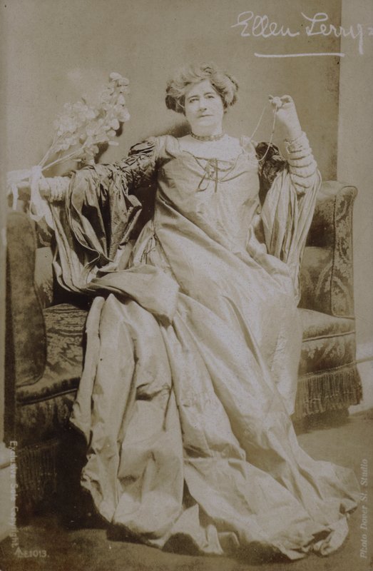 Ellen Terry (foto a p/b) de English Photographer