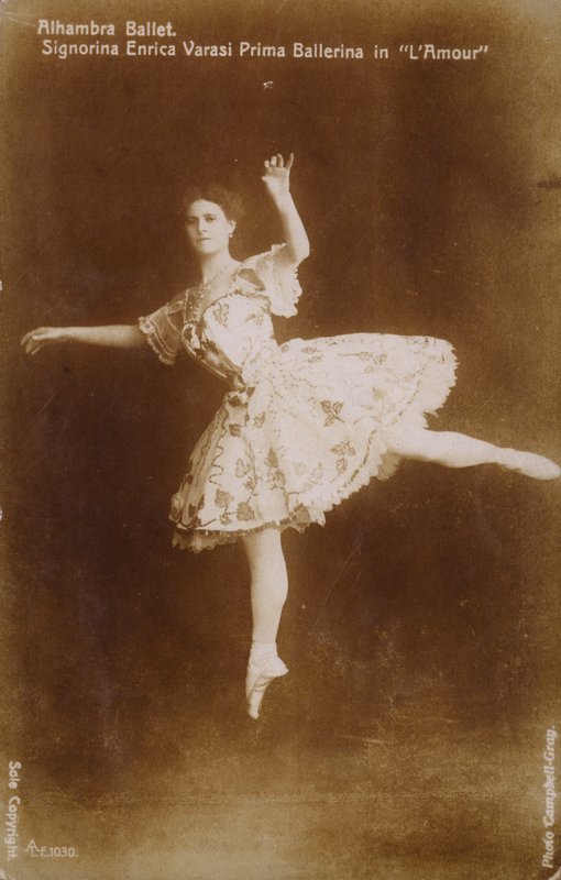 Enrica Varasi, primeira bailarina em L "Amour no Alhambra Ballet, Londres de English Photographer