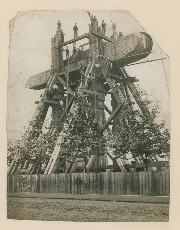 Erigindo a Agulha de Cleópatra no Aterro do Tamisa, 12 de setembro de 1878 de English Photographer