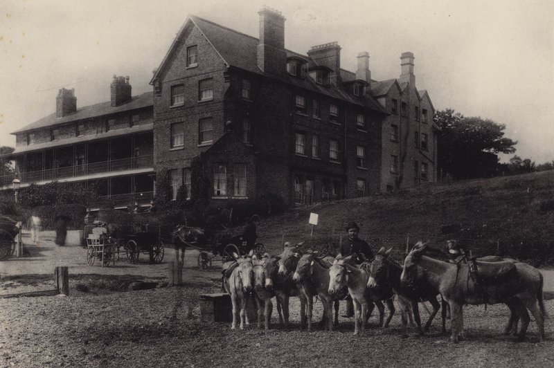 Felixstowe: Hotel Bath (foto a p/b) de English Photographer
