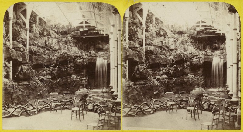 Fernery e cachoeira no aquário de Brighton de English Photographer