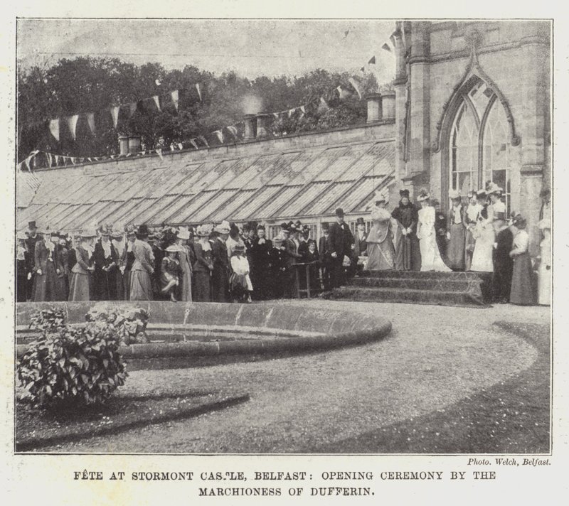 Festa no Castelo de Stormont, Belfast, Cerimônia de Abertura pela Marquesa de Dufferin de English Photographer