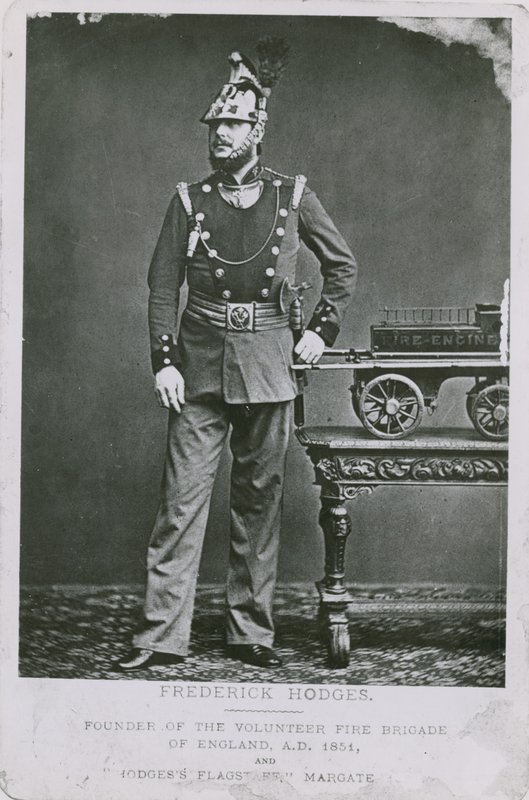 Frederick Hodges, fundador da Brigada de Incêndio Voluntário da Inglaterra de English Photographer