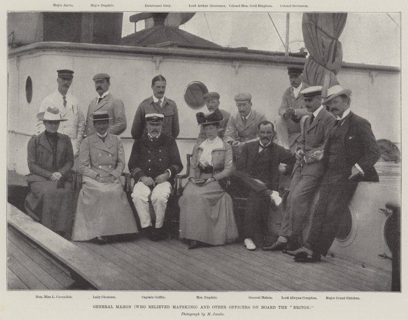 General Mahon (que aliviou Mafeking) e outros oficiais a bordo do britânico de English Photographer