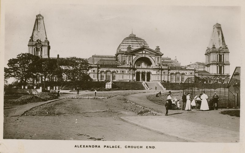 Vista geral do Palácio de Alexandra de English Photographer