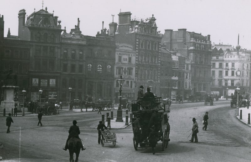 Vista geral de Charing Cross de English Photographer