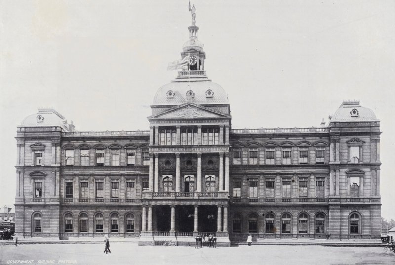 Edifício do Governo, Pretória (foto a p/b) de English Photographer
