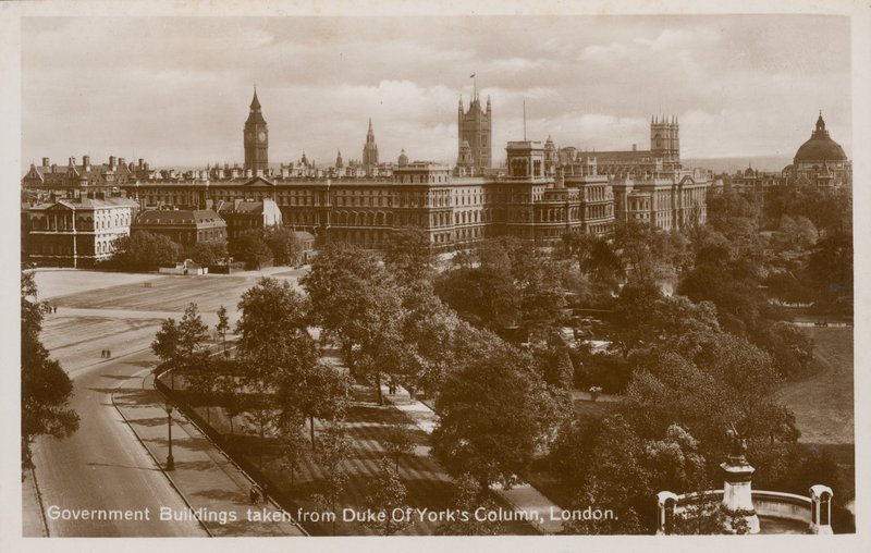 Construções do governo tomadas da coluna do duque de Yorks, Londres de English Photographer