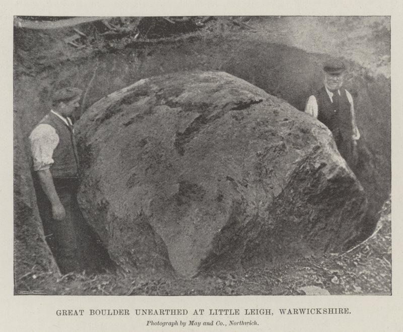 Grande Boulder desenterrado em Little Leigh, Warwickshire de English Photographer