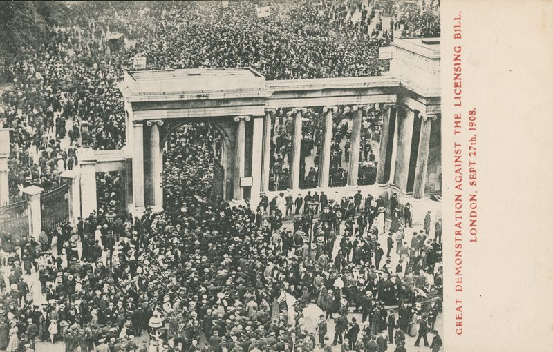 Grande demonstração contra a lei de licenciamento, Londres, 27 de setembro de 1908 de English Photographer