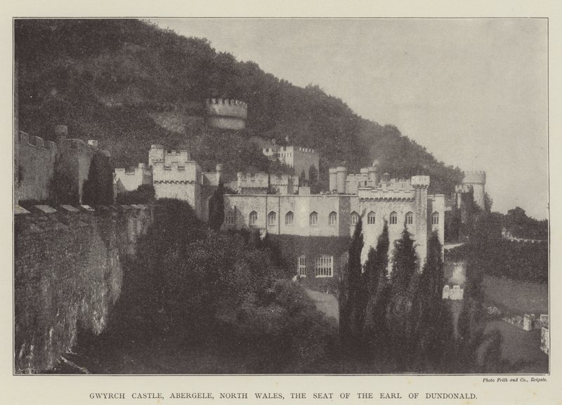 Castelo de Gwyrch, Abergele, North Wales, o assento do conde de Dundonald de English Photographer