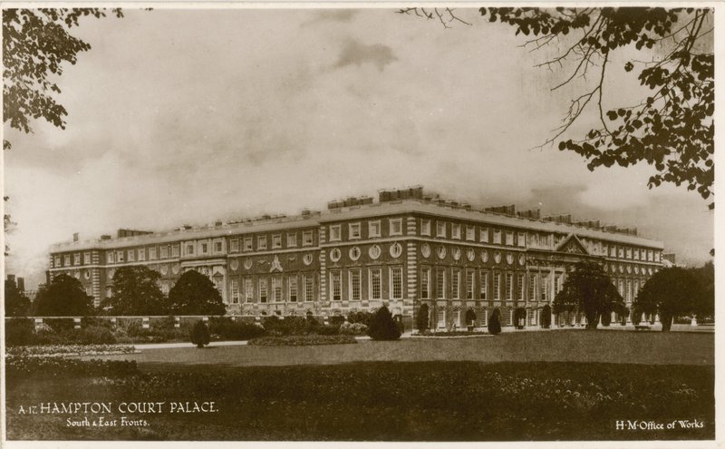 Hampton Court Palace, frentes sul e leste de English Photographer