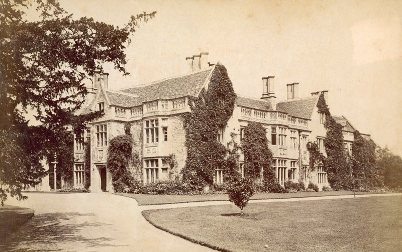 Hannington Hall, Wilts (foto a p/b) de English Photographer