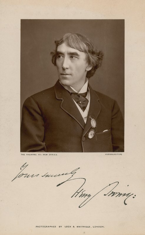 Henry Irving, ator; fotografia assinada de English Photographer