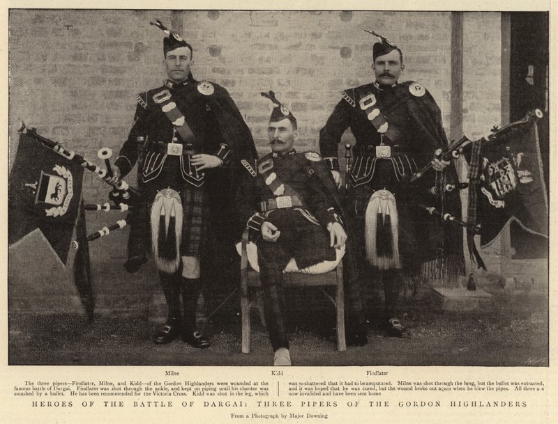 Heróis da Batalha de Dargai, Três Gaiteiros dos Highlanders de Gordon de English Photographer