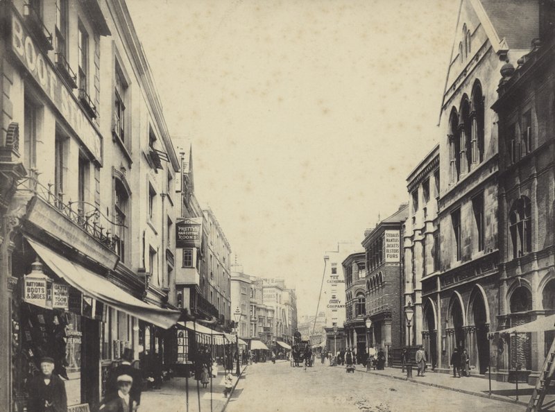 Rua principal, exeter, devon de English Photographer