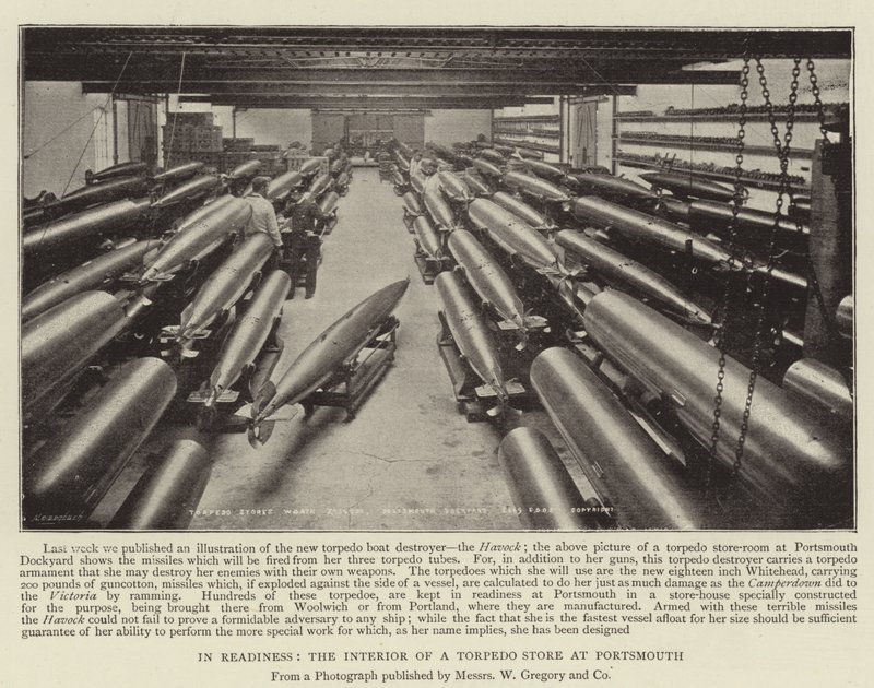 Em prontidão, o interior de uma loja de torpedos em Portsmouth de English Photographer