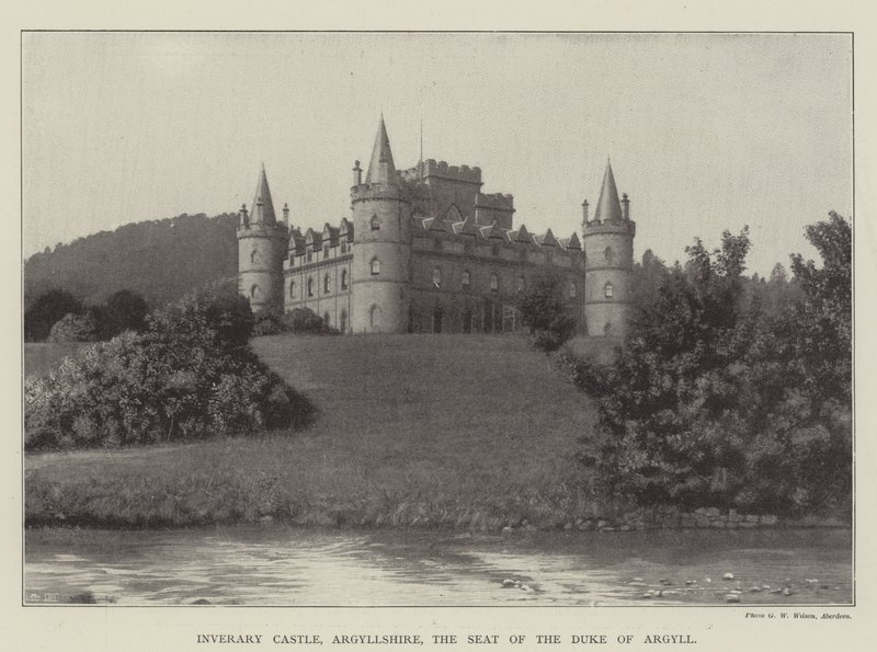 Castelo Inverary, Argyllshire, a sede do duque de Argyll de English Photographer