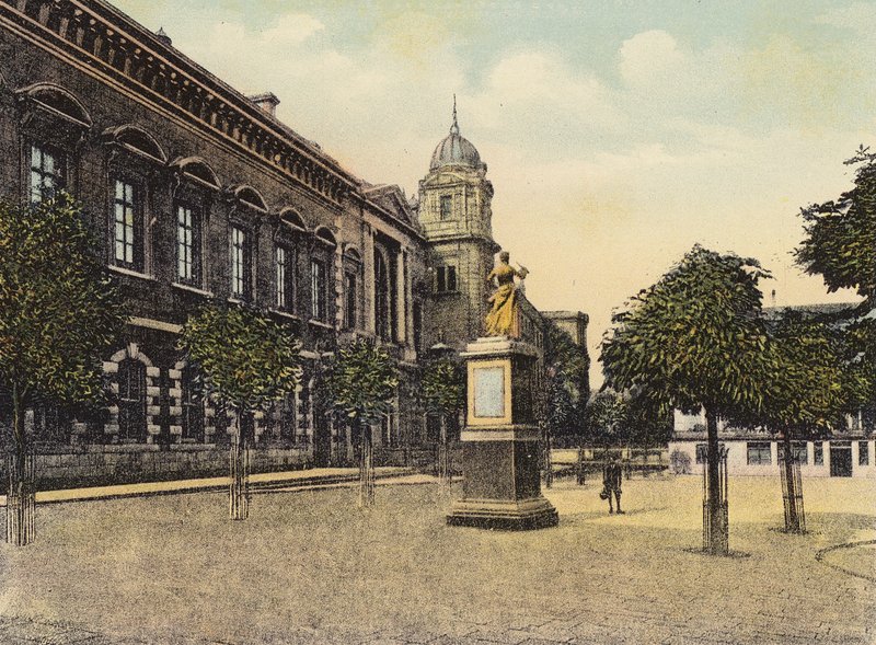 Jersey: Royal Square e Court House (foto colorida) de English Photographer