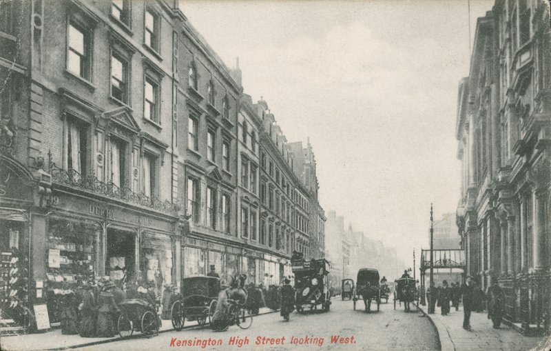 Kensington High Street olhando para o oeste de English Photographer